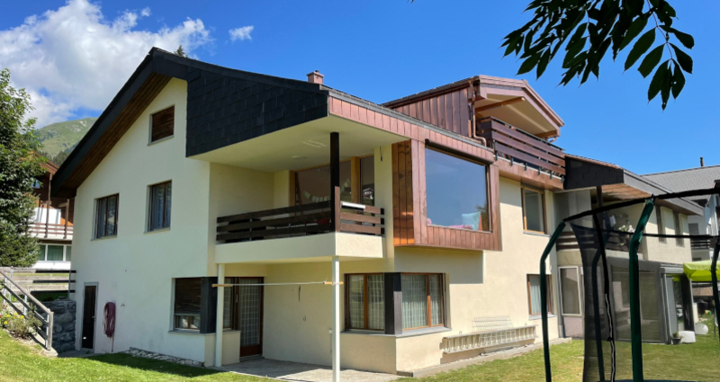 Ferienwohnung Casa Cambrus - Aussenansicht Sommer