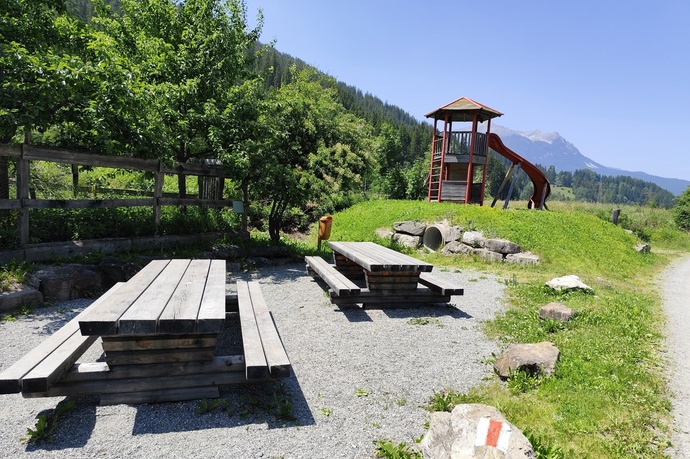 Grillstelle beim Vitaparcours (oua_614950094_image)