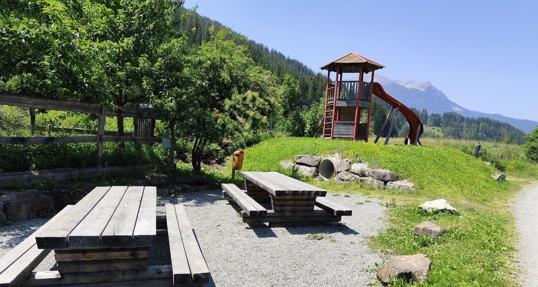 Grillstelle beim Vitaparcours (oua_614950094_image)