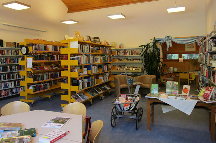 Schul- und Gemeindebibliothek Safiental (oua_61643671_image)