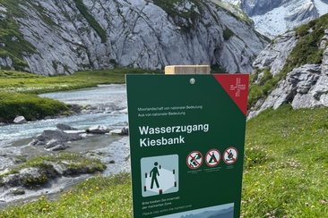 Wasserzugang Kiesbank