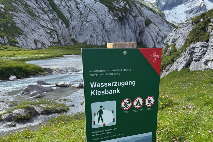 Wasserzugang Kiesbank