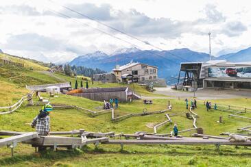 Children's fun at the Scharmoin middle station (oua_61698558_image)