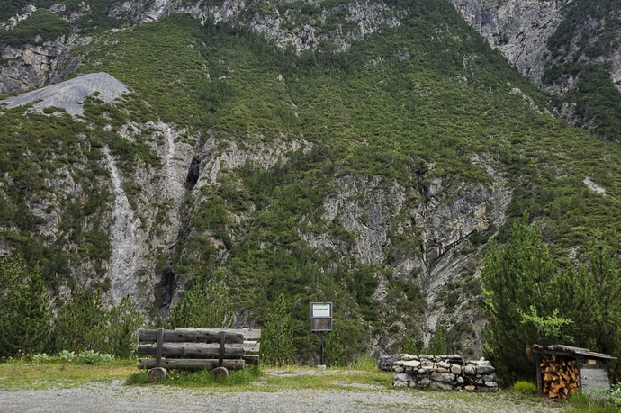 Feuerstelle Sasstaglià/Mingèr Dadoura (oua_617406245_image)