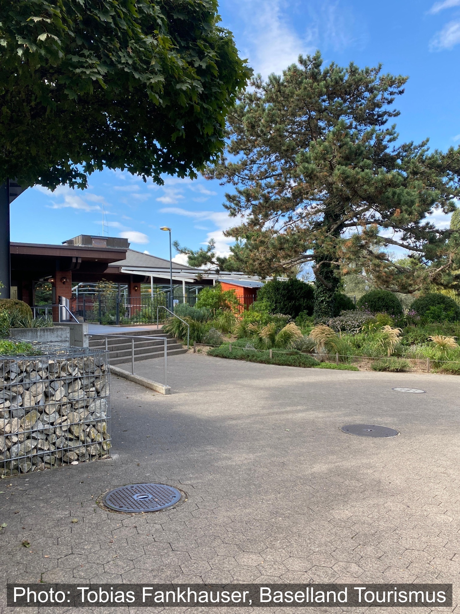 Barrierefreie Tour: Entspannt durch den Park im Grünen