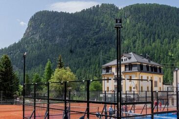 Padel (oua_620271489_image)