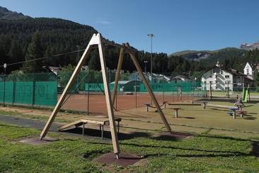 Parco giochi per bambini a Muot Marias (oua_620271519_image)