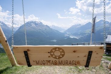 Panoramaschaukel Muottas Muragl (oua_620271595_image)