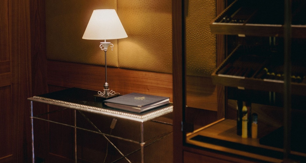 Miles Davis Lounge (oua_620271687_image)