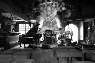 Dracula Club (oua_620271842_image)