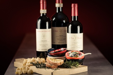 Wine & aperitif bar Vis-à-vis (oua_620272075_image)