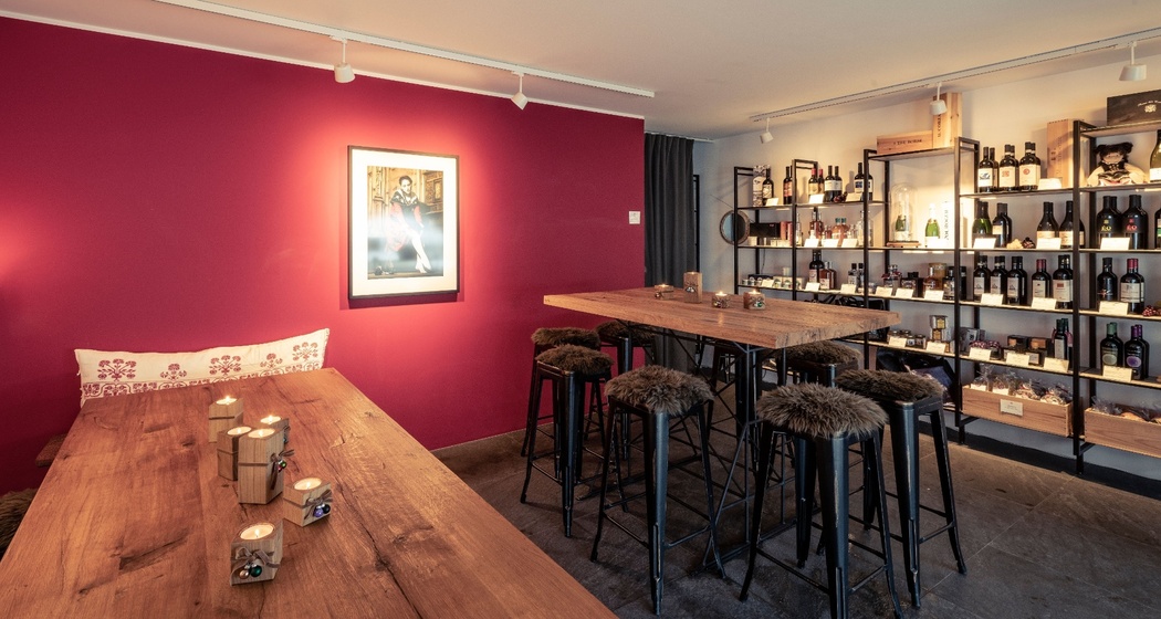 Wein- & Apérobar Vis-à-vis (oua_620272076_image)