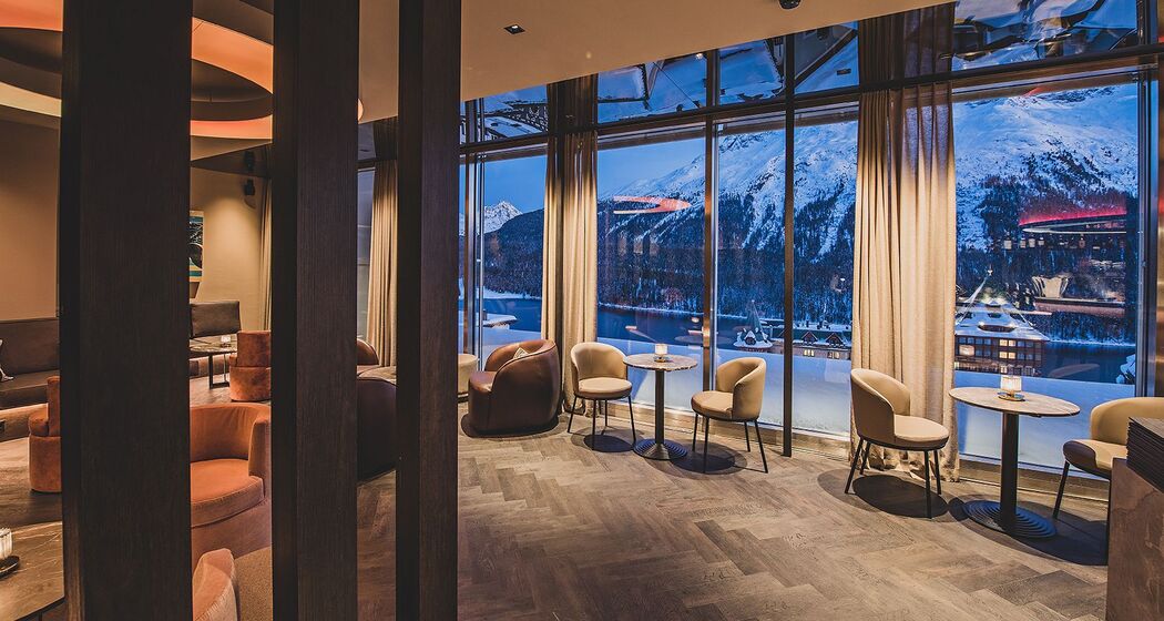 The St. Moritz Sky Bar (oua_620272135_image)