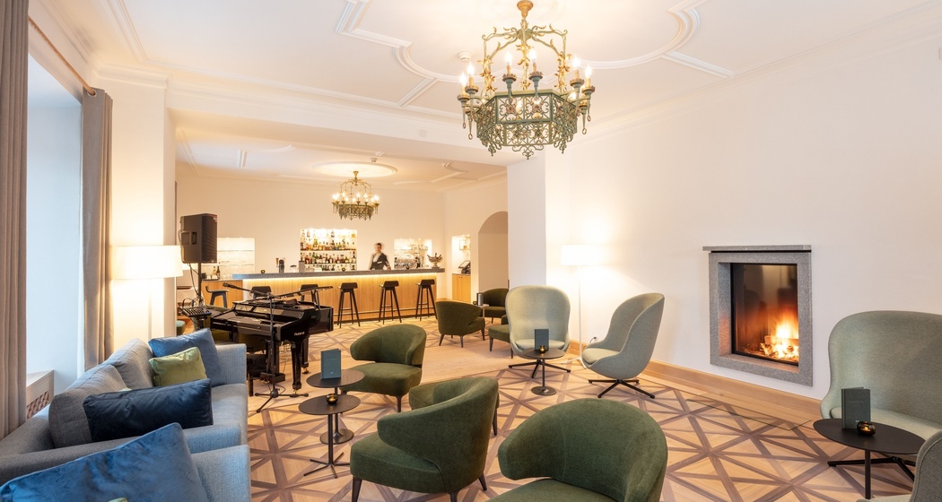 Parkhotel Margna - Hotelbar mit Chadafö veglia (oua_620272189_image)