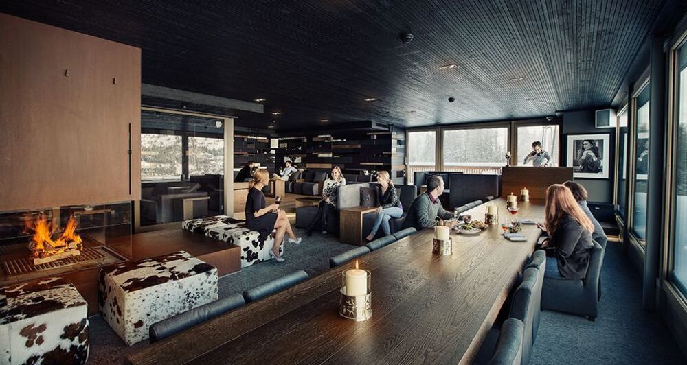 Roof Top Bar (oua_620272366_image)