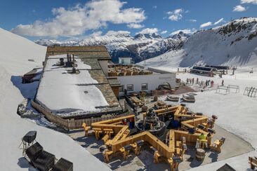 Sternbar Marguns (oua_620272391_image)