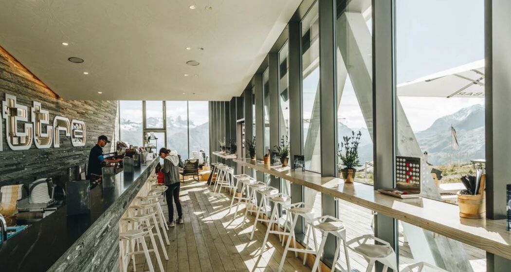 Quattro Bar (oua_620272457_image)