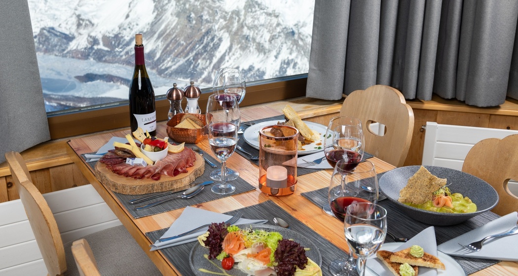 Restaurant 3303 (oua_620272663_image)