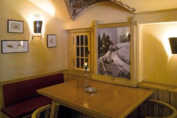 Cresta Bar (oua_620272665_image)