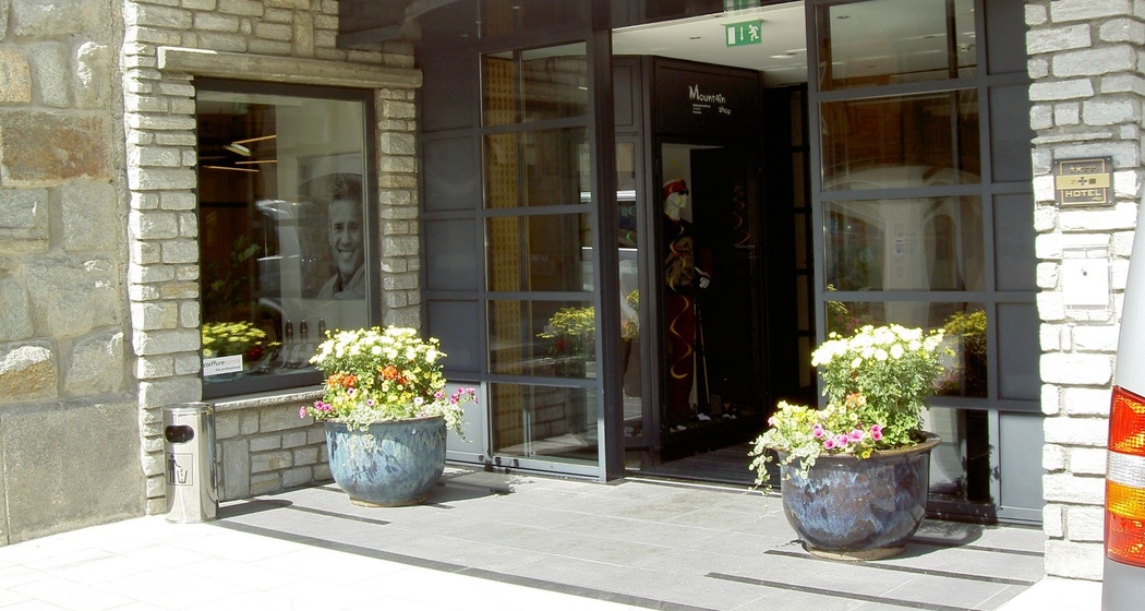 Deco Bar Hotel Schweizerhof (oua_620272725_image)