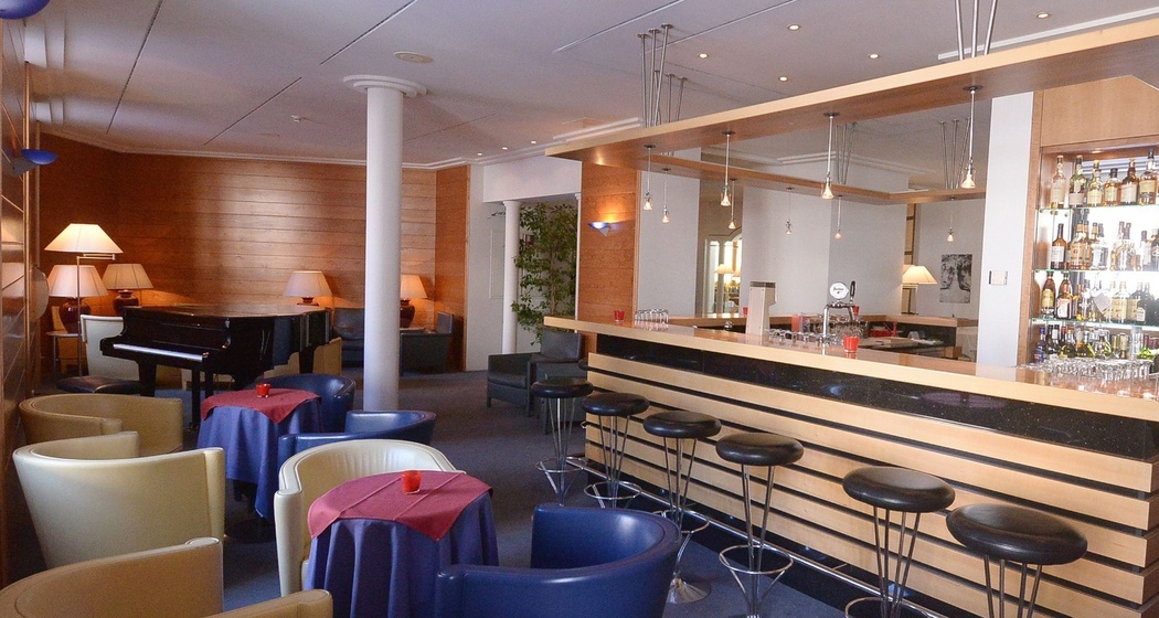 Deco Bar Hotel Schweizerhof (oua_620272727_image)