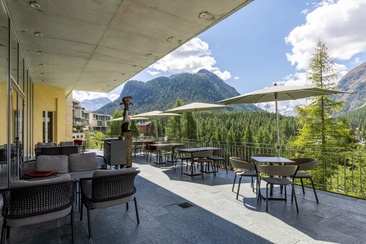 Saratz Bar (oua_620272809_image)