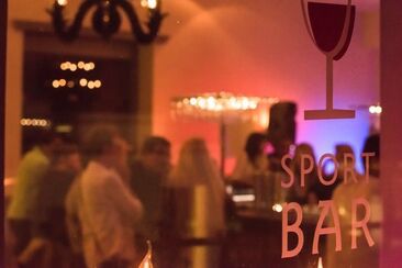 Sport Bar (oua_620273078_image)