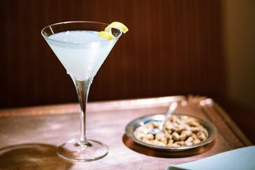 Renaissance Bar (oua_620273110_image)