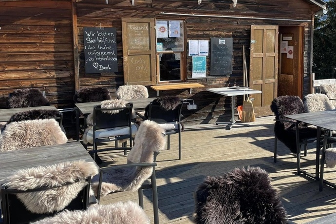 Restaurant Survih (oua_620273995_image)