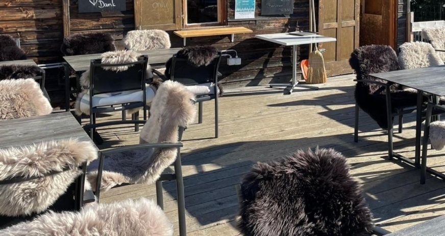 Restaurant Survih (oua_620273995_image)