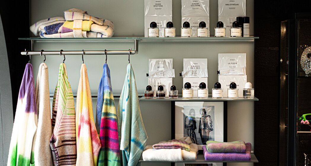 Joy Fashion (oua_620278465_image)