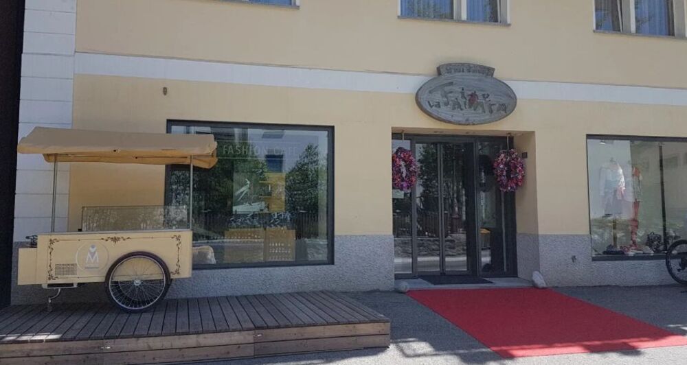 La Fainera Mode (oua_620278505_image)