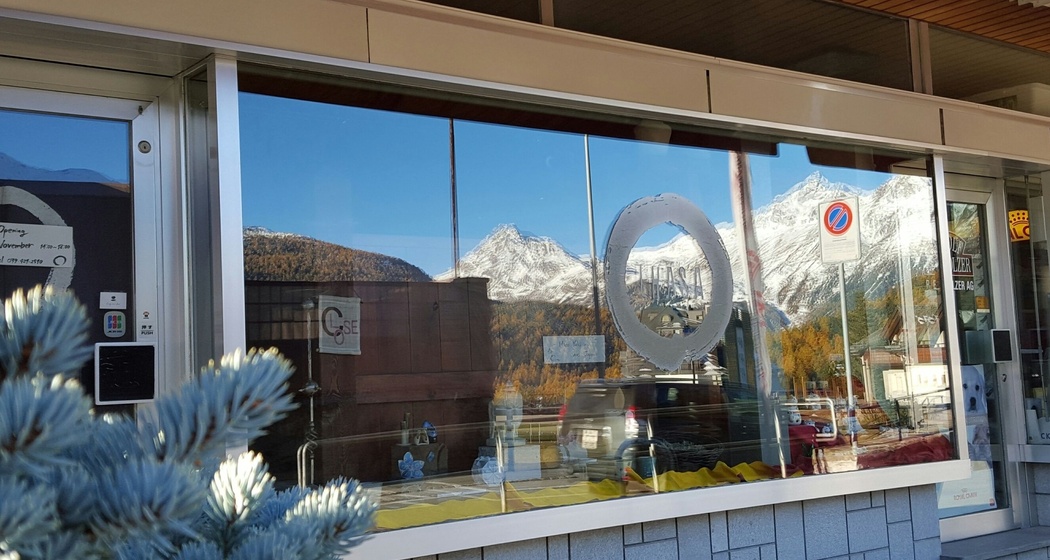 Lhasa artistic candles (oua_620278590_image)