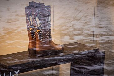 Bally (oua_620278596_image)