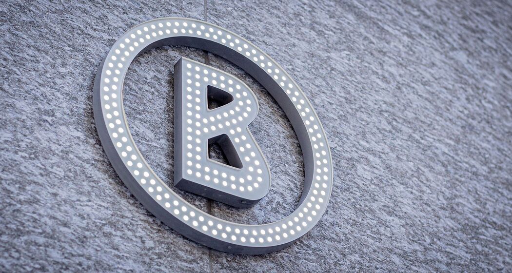 Bogner (oua_620278799_image)