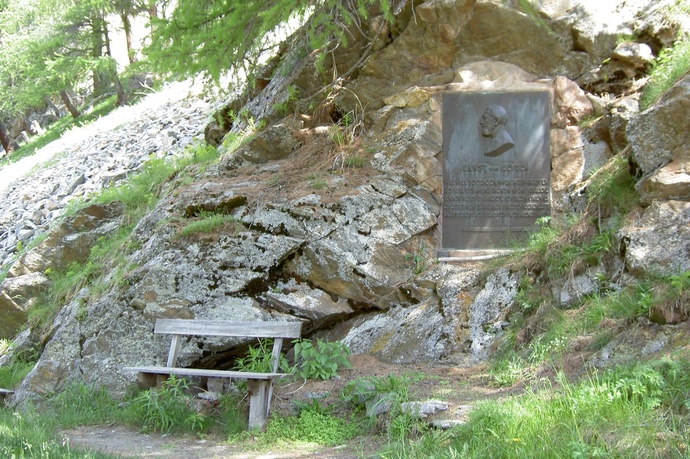 Memorial Ernst Viktor von Leyden (1832-1910 (oua_620278943_image)