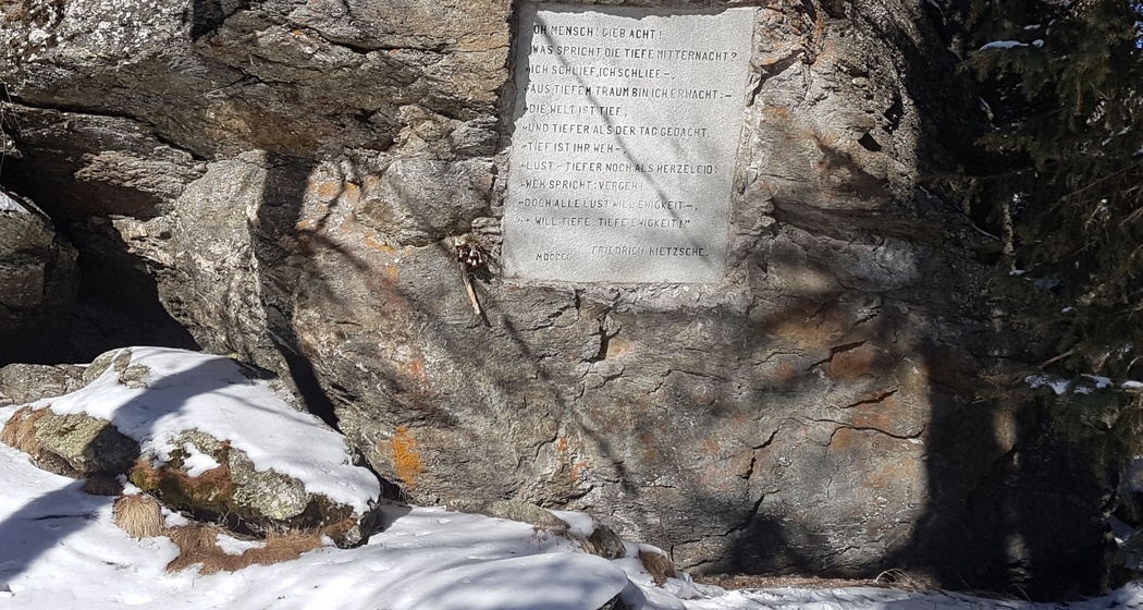 Nietzsche Gedenkstein auf der Halbinsel Chastè (oua_620278977_image)