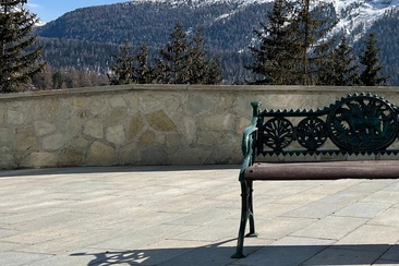 Sitzbänke Carlton Hotel (oua_620279149_image)