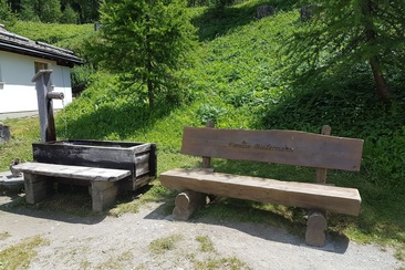 Sitzbänke beim Bootshaus Sils (oua_620279263_image)