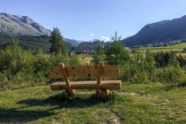 Sitzbänke Golfplatz (oua_620279556_image)