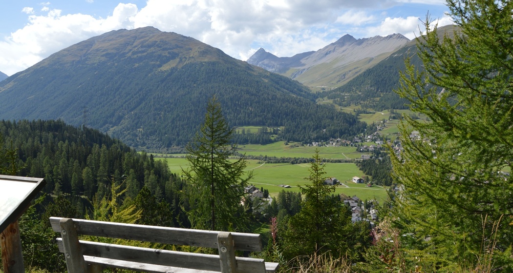 Sitzbänke God Pschaidas (oua_620279610_image)