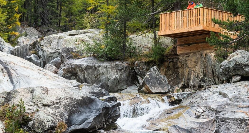 Cascada da Bernina (oua_620279650_image)
