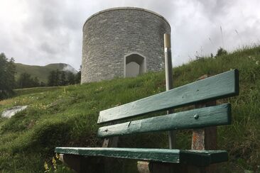 Sitzbank beim Hotel Castell (oua_620279709_image)