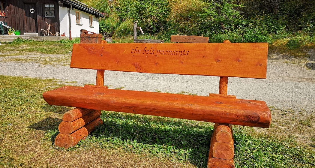 Sitzbank "che bels mumaints" am Silsersee (oua_620279816_image)