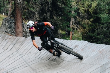 THE RED LEGENDS - Snowsports St. Moritz (oua_620280140_image)