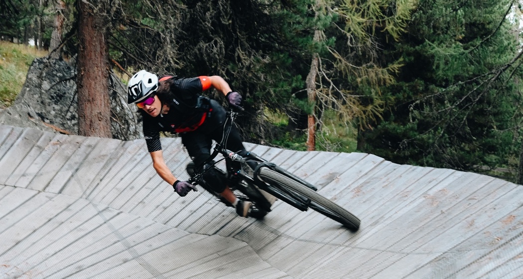 THE RED LEGENDS - Snowsports St. Moritz (oua_620280140_image)