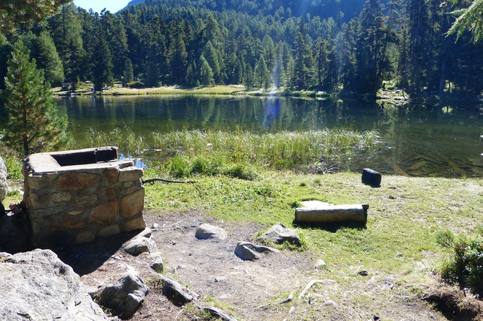 Diverse Feuerstellen am Lej Nair (oua_620280381_image)