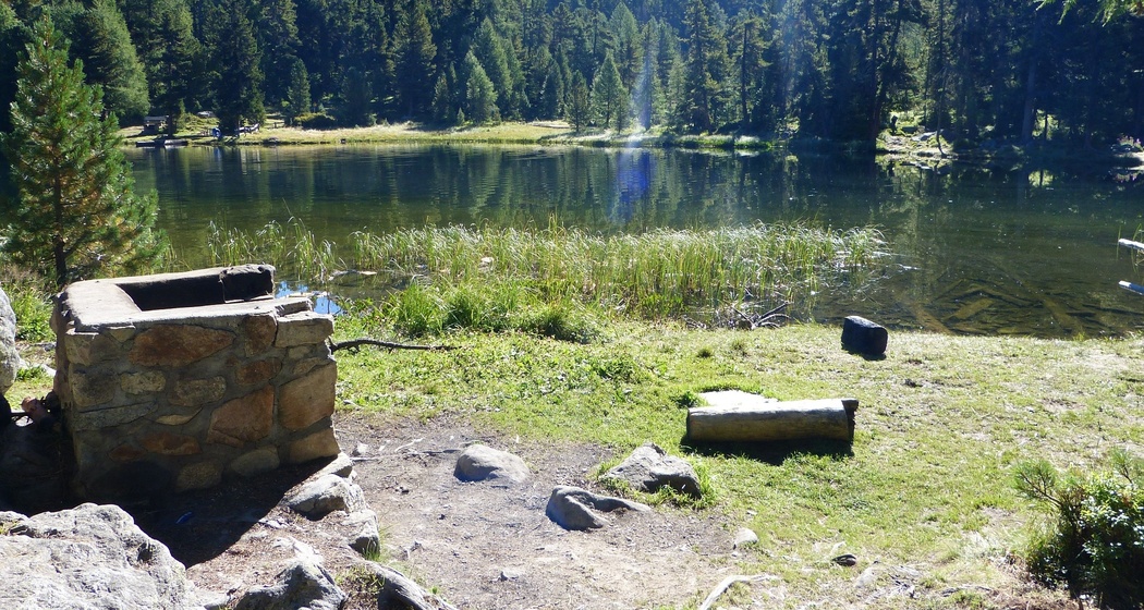 Diverse Feuerstellen am Lej Nair (oua_620280381_image)
