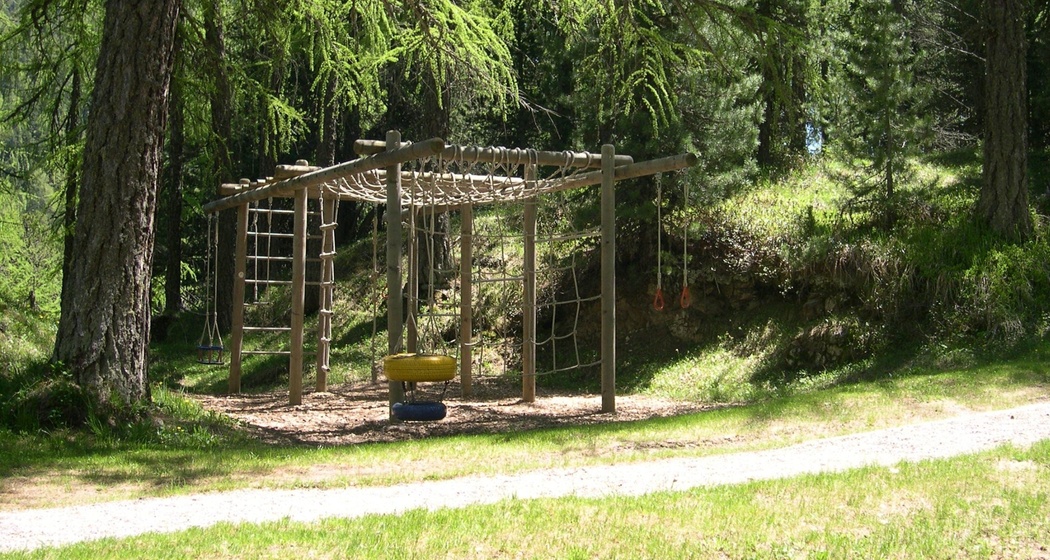 Kinderspielplatz beim Hotel Waldhaus (oua_620280628_image)