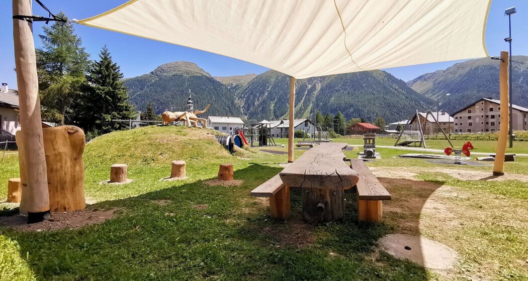 Kinderspielplatz Schulhaus (oua_620280654_image)